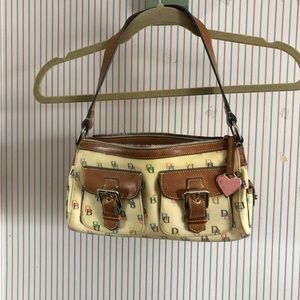 Vintage authentic Dooney & bourke shoulder bag